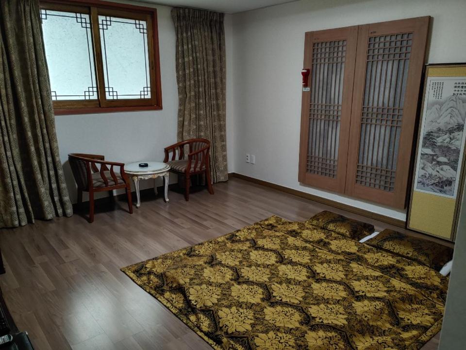 Metro Pol Tourist Hotel Pyeongtaek Zewnętrze zdjęcie